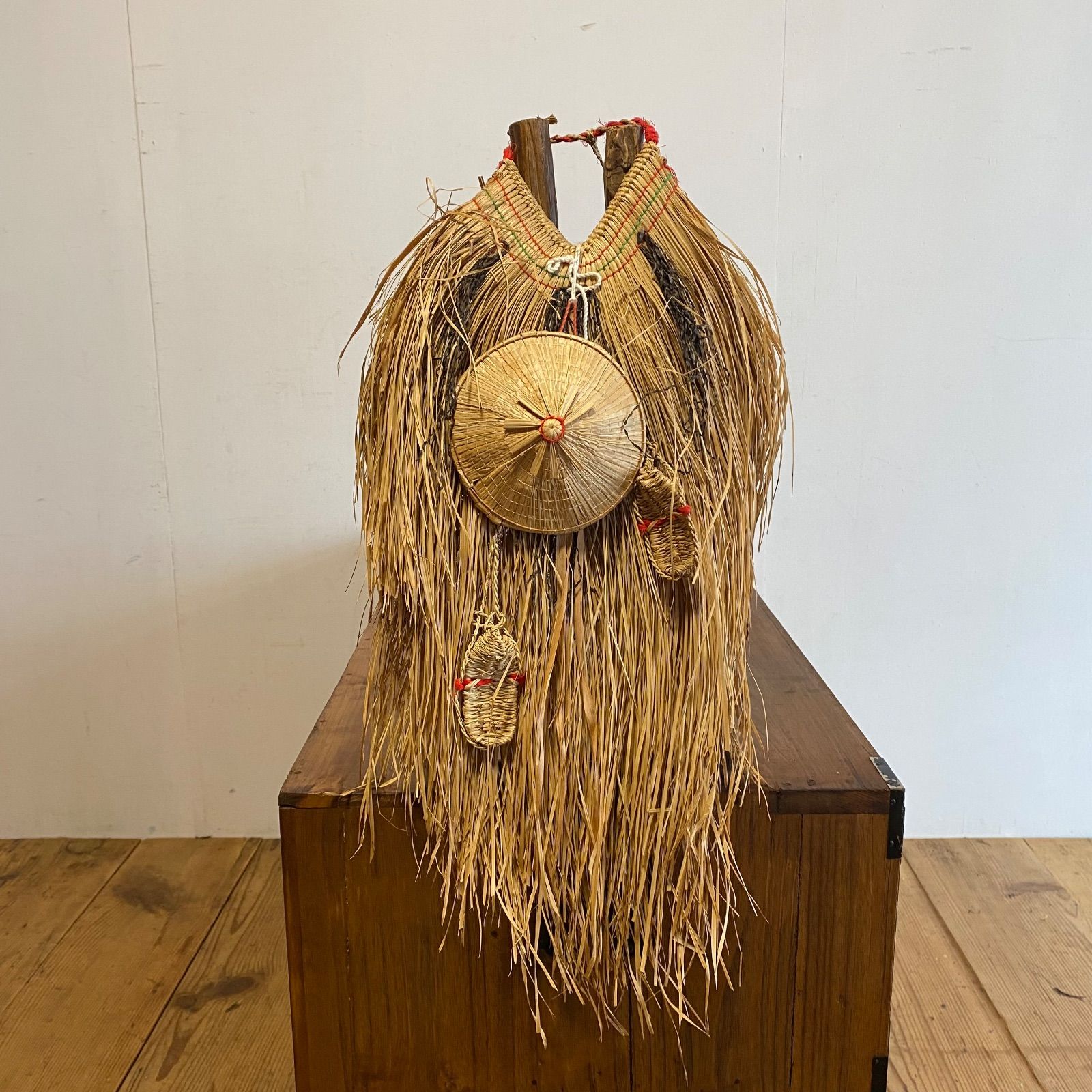 2点セット アンティーク 藁細工 藁蓑 民藝 壁飾り y448 - メルカリ