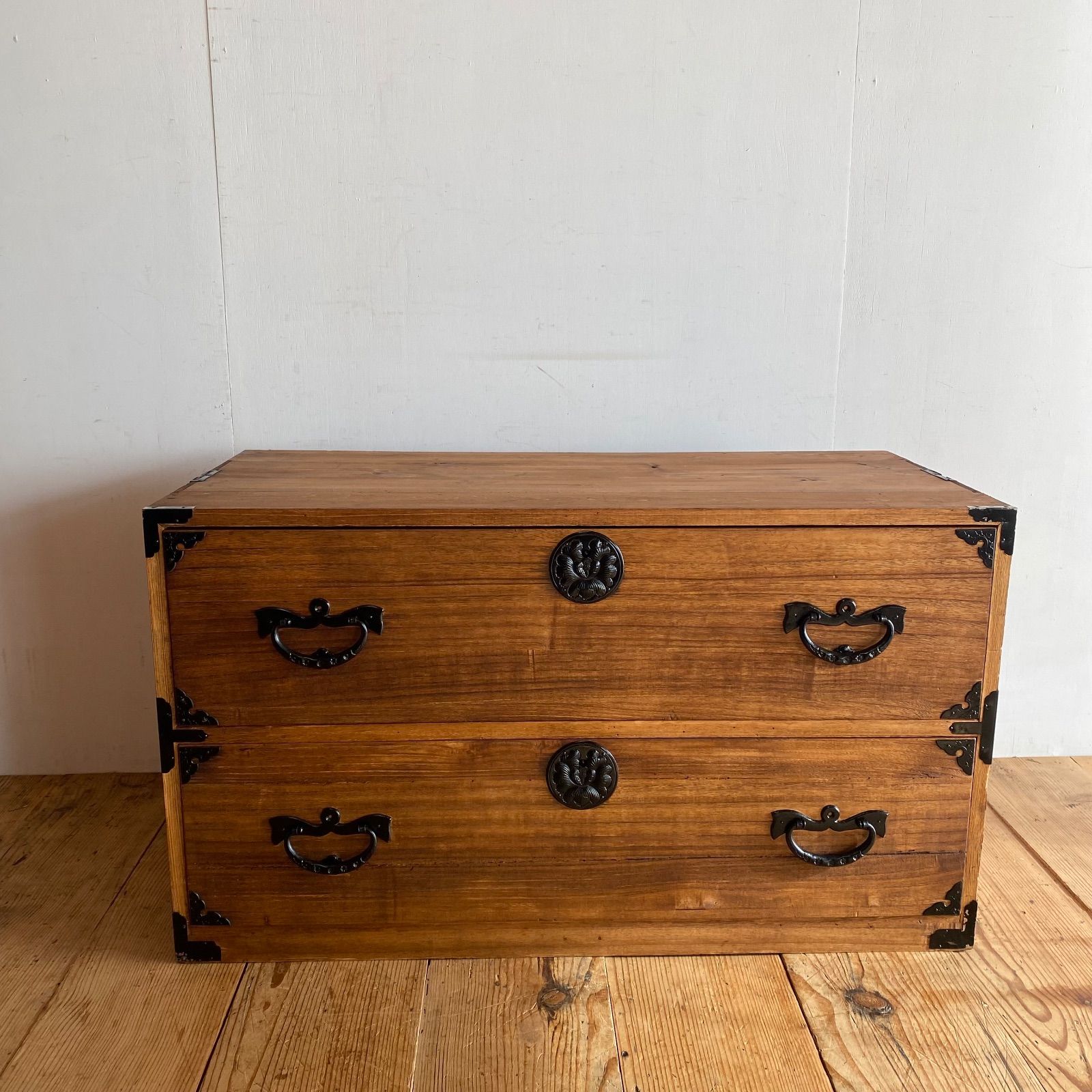 アンティーク チェスト 箪笥 ローボード テレビ台 昭和レトロ 無垢材 z833 アンティーク チェスト 箪笥 ローボード テレビ台 無垢材 昭和レトロ