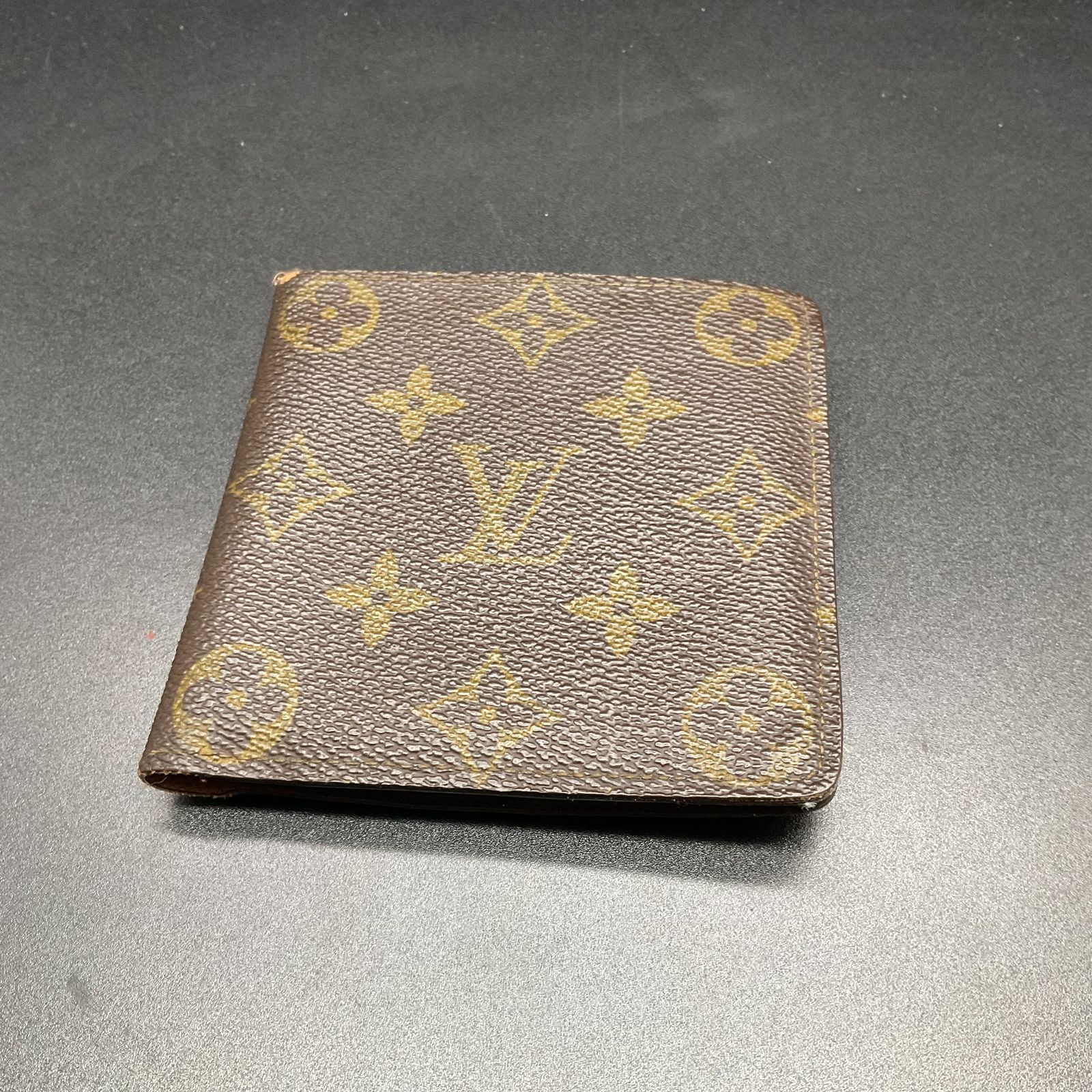 ルイヴィトン モノグラム 二つ折り財布