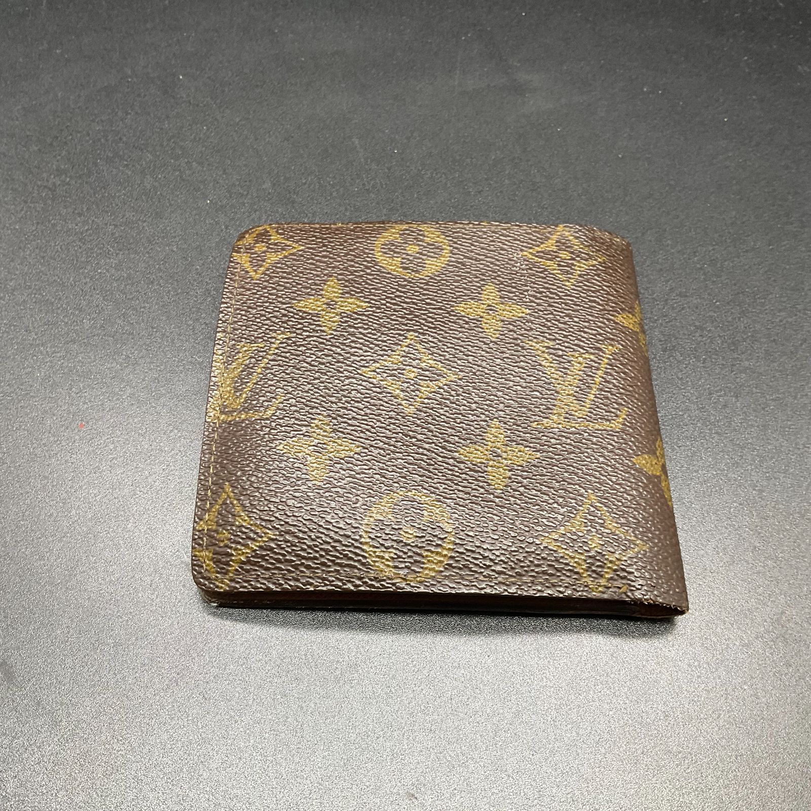 ルイヴィトン モノグラム 二つ折り財布