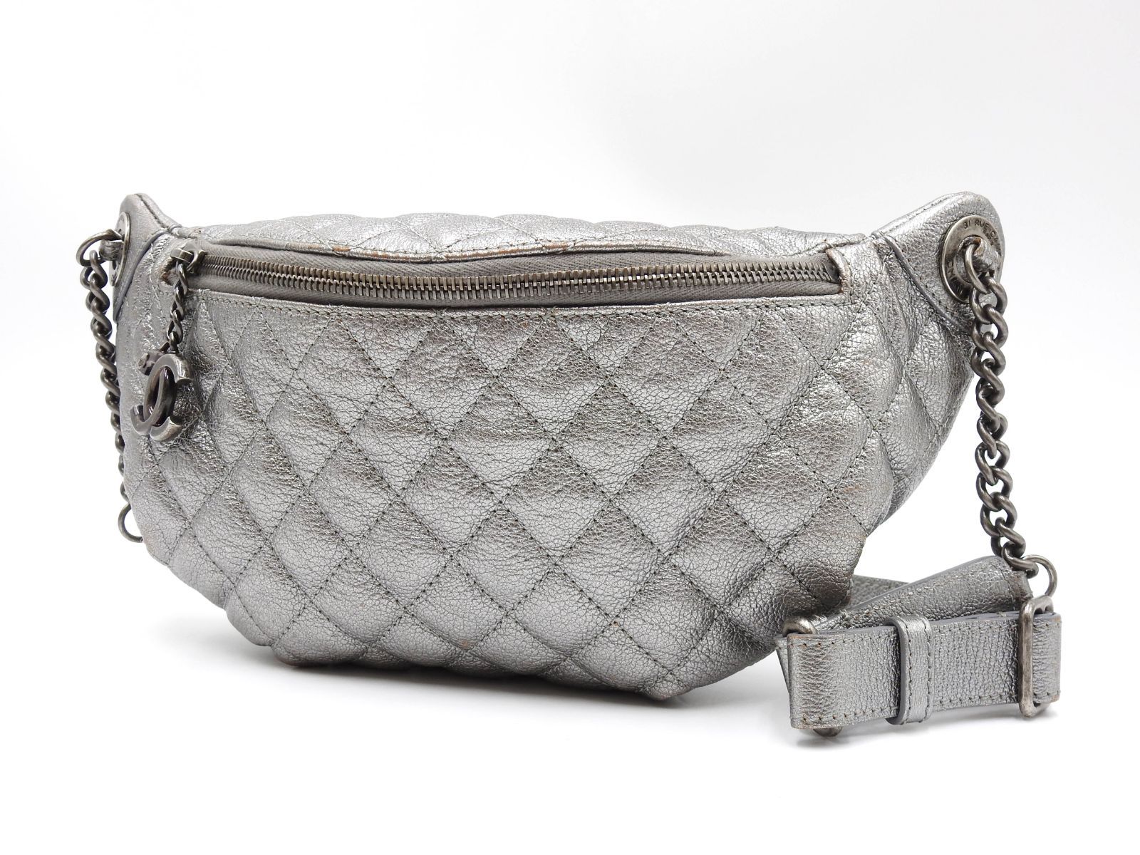 【最終値下げ】CHANEL シルバー ボディバッグ・ウエストポーチ 最終値下げ】CHANEL シルバー ボディバッグ・ウエストポーチ 最終