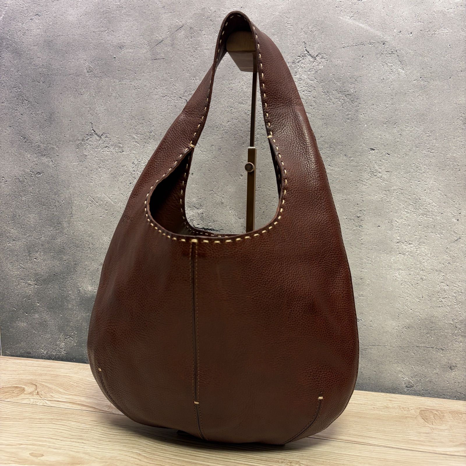 ✨美品✨ゲンテン ショルダーバッグ ユーフラテス 本革 工具ロゴ ブラウン gentenゲンテン ユーフラテス 工具ロゴ ショルダーバッグ ダークブラウン