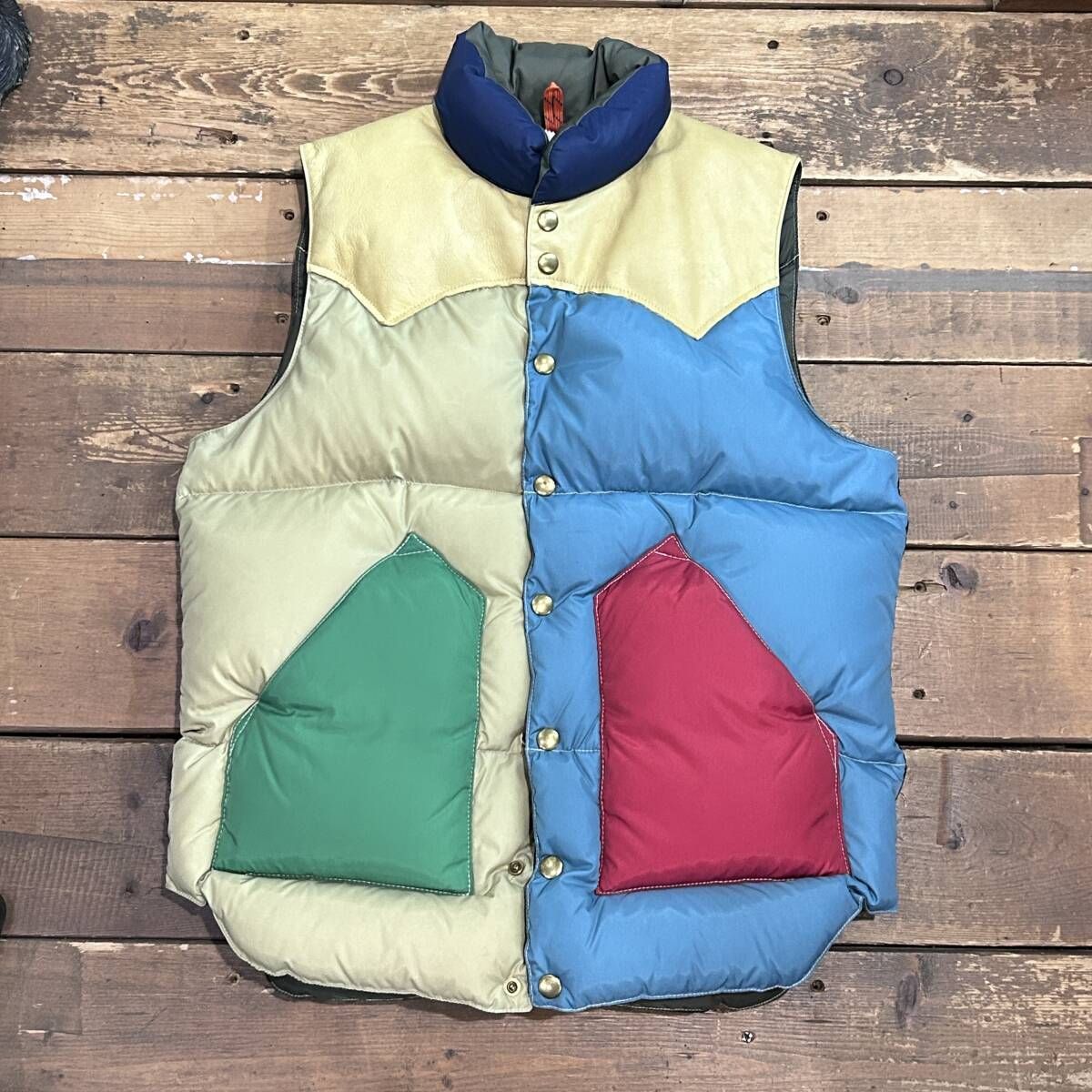 Rocky Mountain × BEAMS ダウンベスト マルチカラー サイズ38 ロッキー