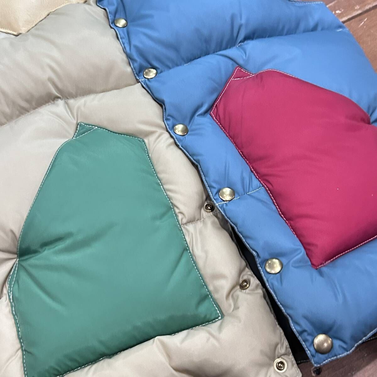 Rocky Mountain × BEAMS ダウンベスト マルチカラー サイズ38 ロッキー Rocky Mountain × BEAMS ダウンベスト マルチカラー サイズ38 ロッキー