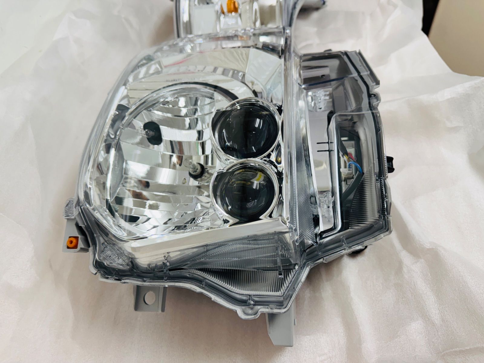 トヨタ TOYOTA 200系ハイエース 純正LEDヘッドランプ 純正LEDヘッド