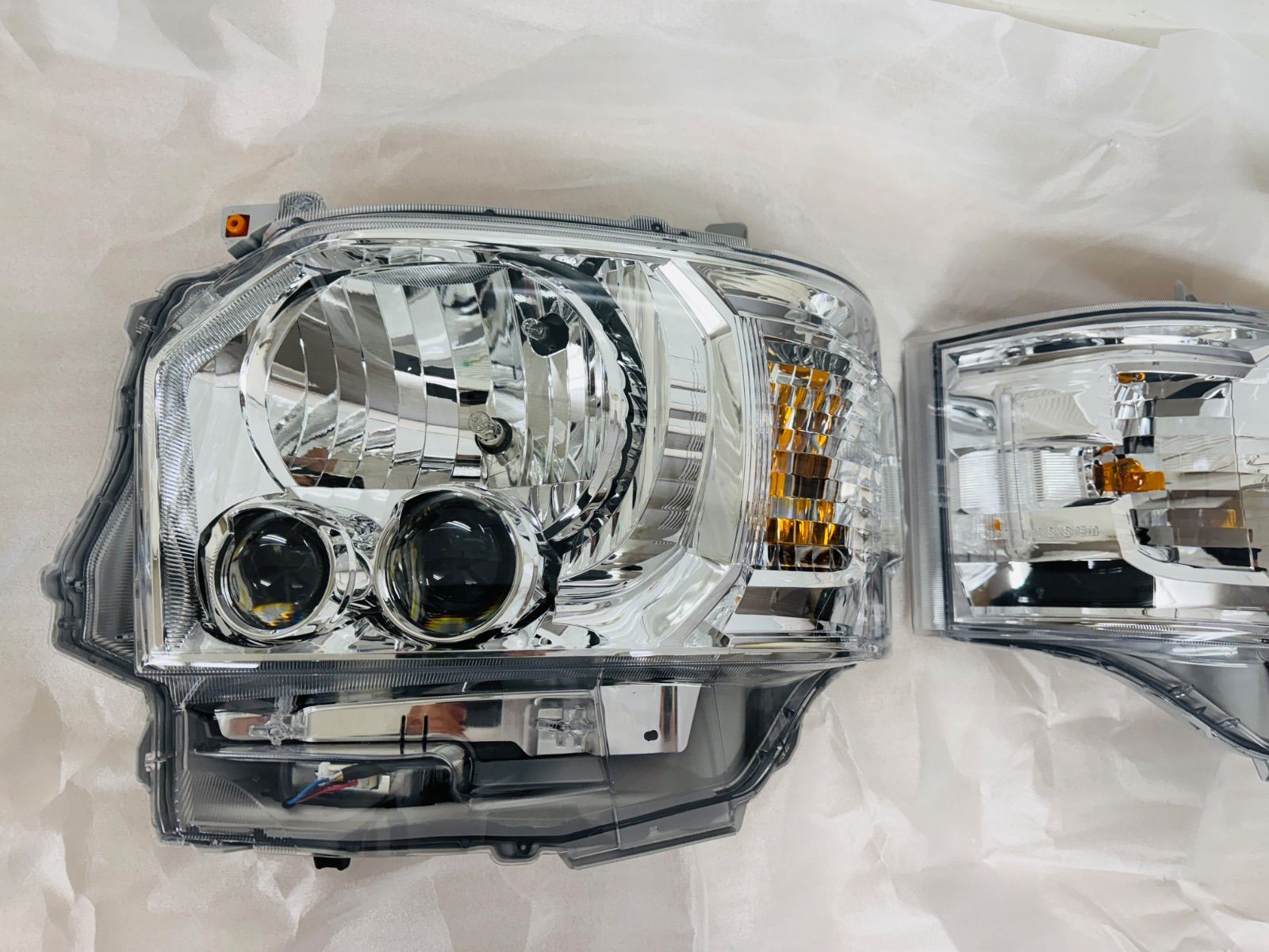 トヨタ TOYOTA 200系ハイエース 純正LEDヘッドランプ 純正LEDヘッド