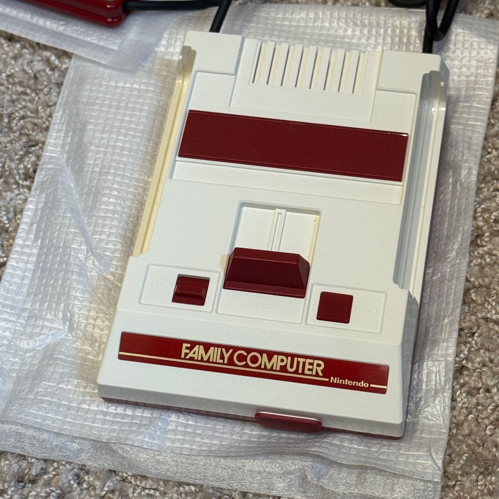 12-068 ニンテンドークラシックミニ ファミリーコンピュータ 箱付き