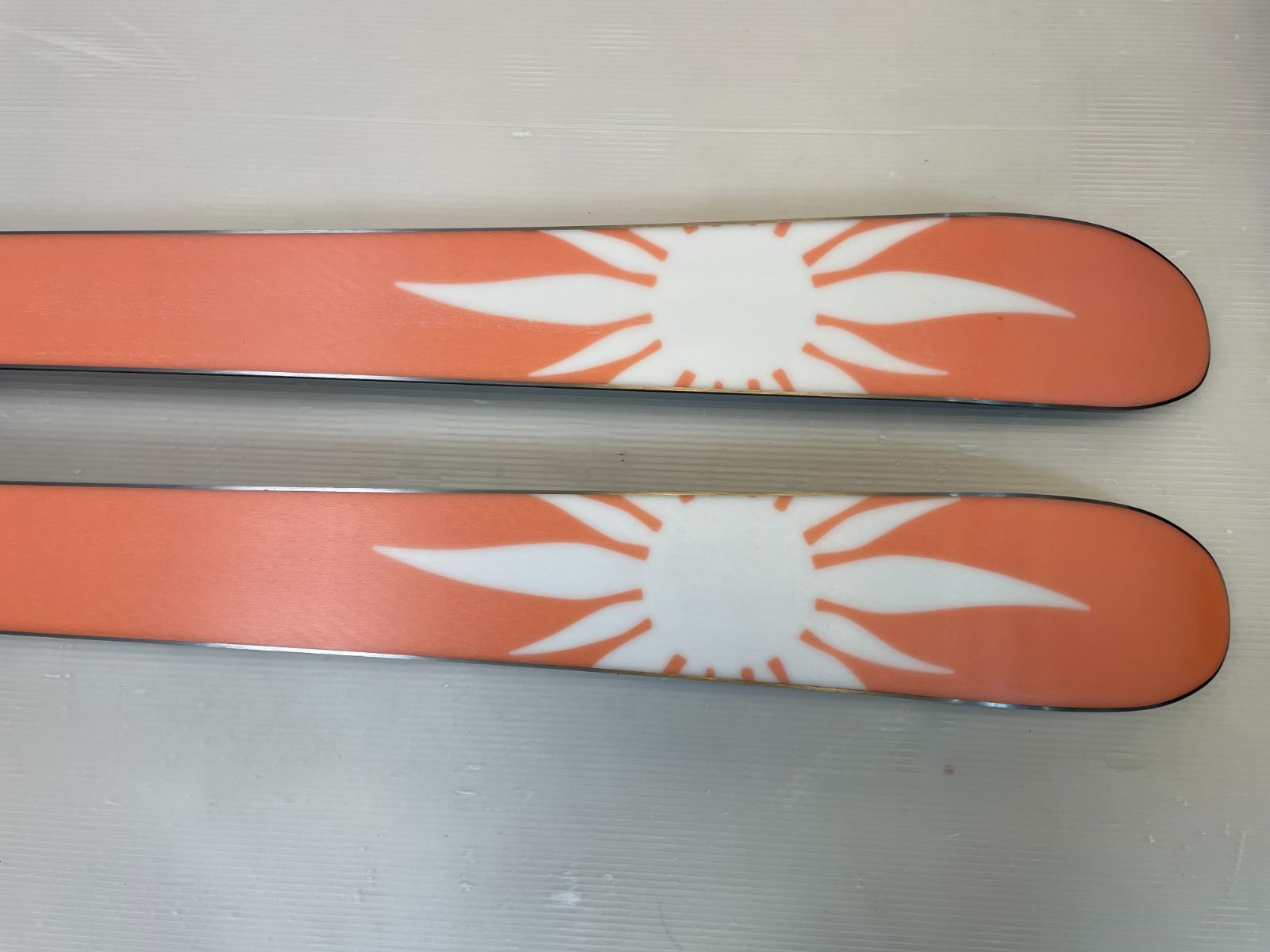 ◆ スキー ReIsm 162 WAX保管 リズム スキー板 カービングスキー ◇ スキー ReIsm 162 WAX保管 リズム スキー板 カービングスキー