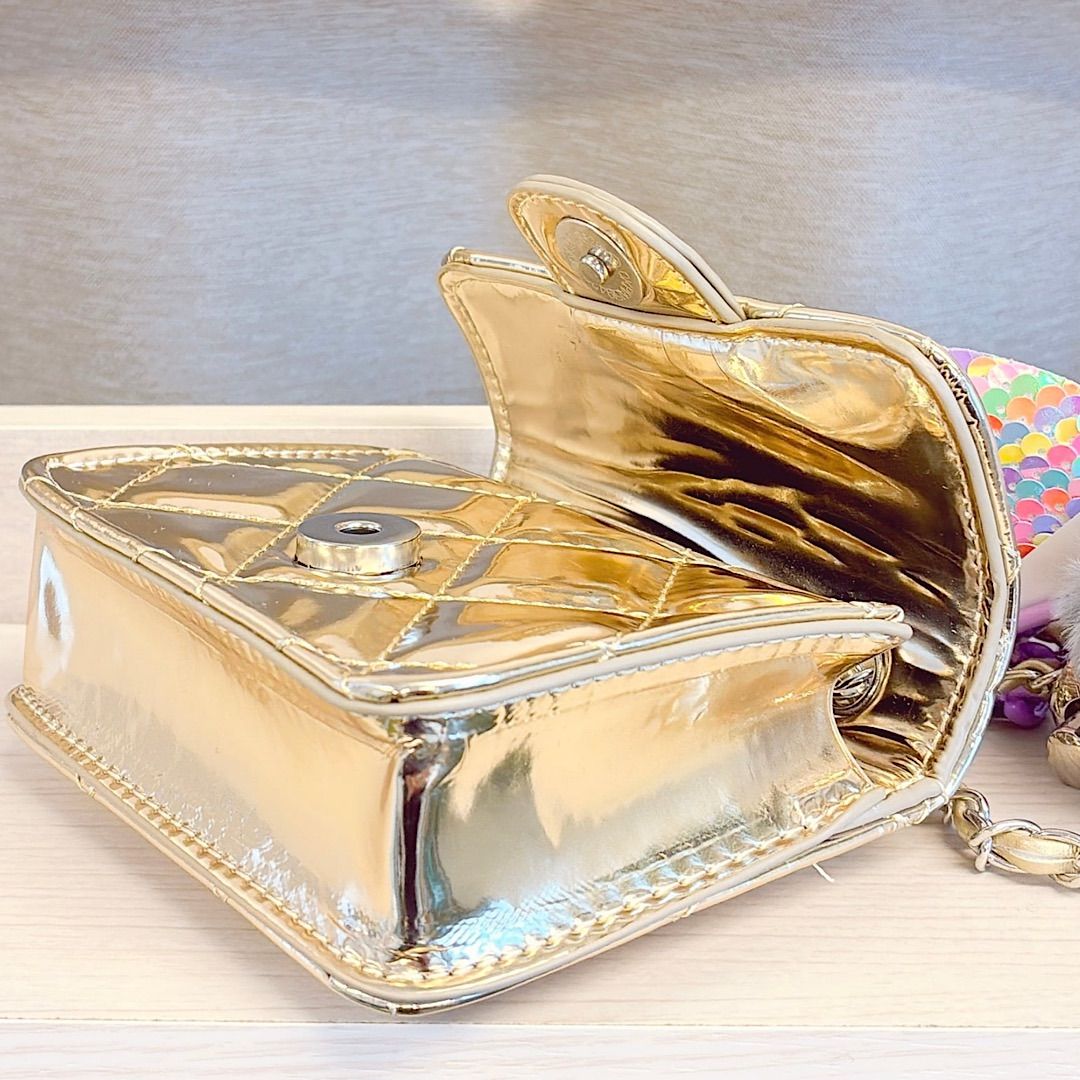 チャーム付きミニショルダーバッグ」「ゴールドバッグ」「ミニ