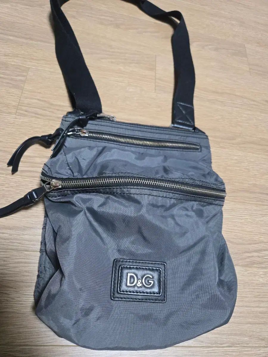 正規品 ドルチェ&ガッバーナ 購入 D&G クロスバック 正規品 ドルチェ&ガッバーナ 購入 D&G クロスバック
