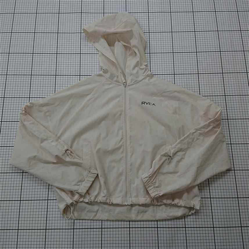 ◇ ⊇ ルーカ RVCA BF043852 フード付きナイロンジャケット ベージュ系 