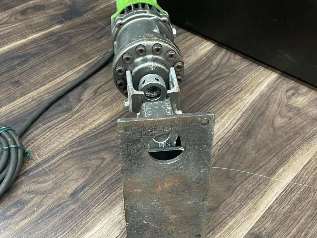 〇〇【中古】 イクラ ISK-MP920F ミニパンチャー 100V 育良 【ハンズ