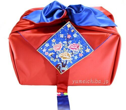 韓国シルク婚礼風呂敷B手刺繍入り赤×青150cm角　(両面使い可能)■furoshiki-b-24-s【風呂敷】【大判】【おしゃれ】