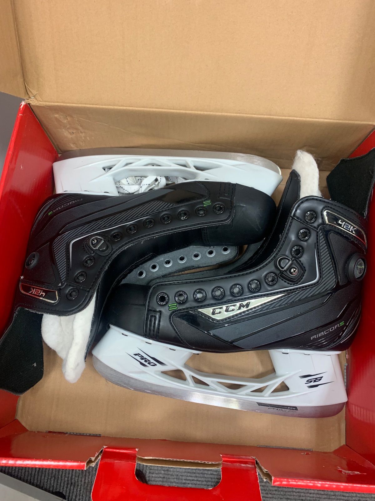 CCM Ribcor アイスホッケースケート靴 サイズ6 5 EE リブコア