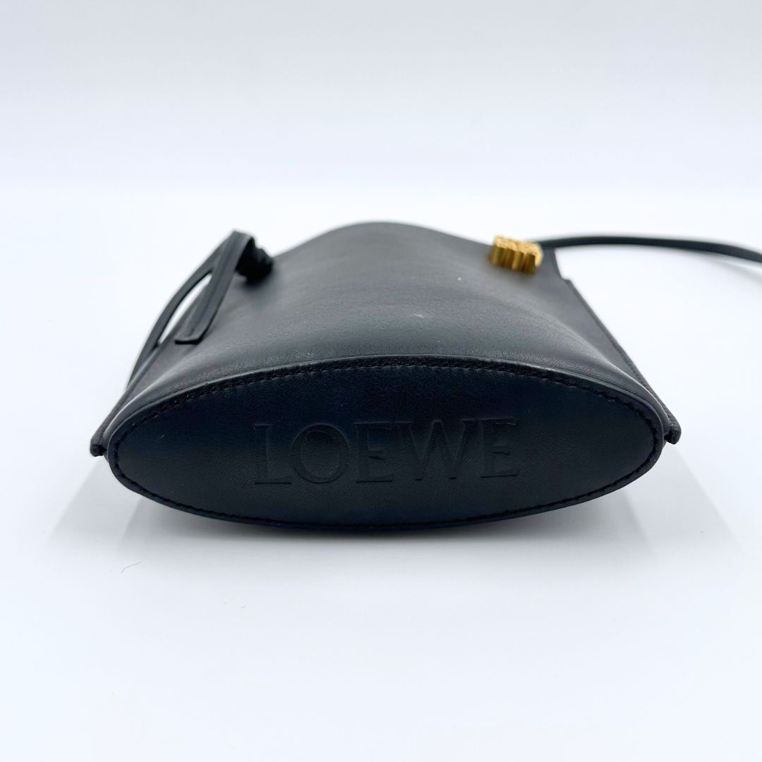 美品】Loewe アナグラム ダイス ポケット ショルダーバッグ - メルカリ