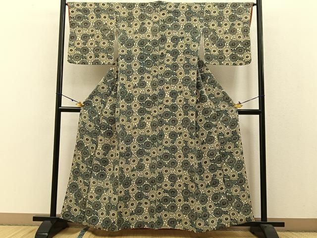 平和屋着物●上質な小紋　藍　型染め　古代菊　鬼しぼ縮緬　正絹　逸品　BAAW5019hj 平和屋着物○上質な小紋 藍 型染め 古代菊 鬼しぼ縮緬 正絹 逸品