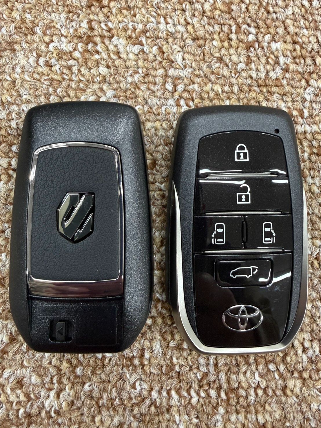 スマートキー 5ボタン 007-AH0195 14FAT トヨタ - メルカリ