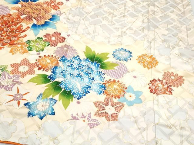 ふわっと華やか花模様♡振袖フルセット　成人式前撮り　長襦袢おまけ 正統派古典 赤/黒 絞り風/毬柄 人気 はんなり 可愛い 高級振袖 金駒繍