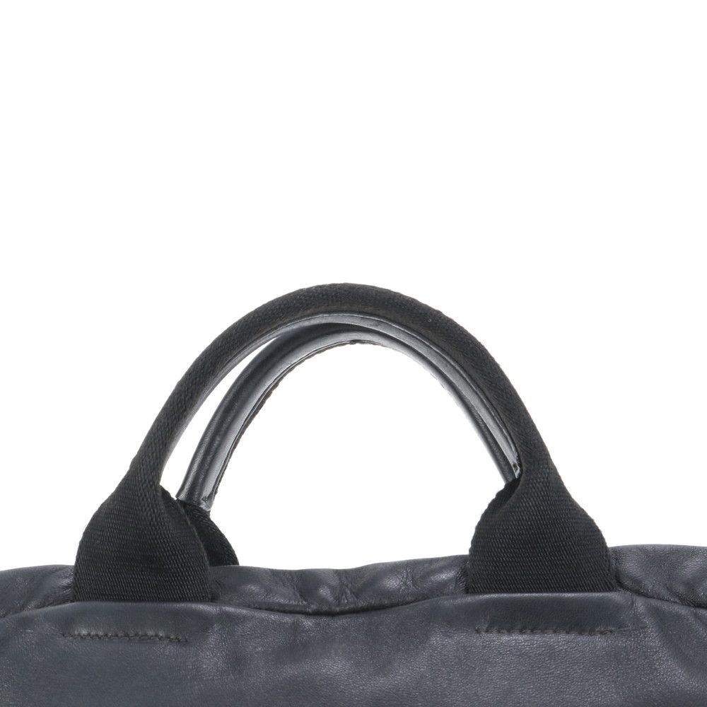 極美品 プラダ メタルプレート スタッズ 三角ロゴ レザー トート