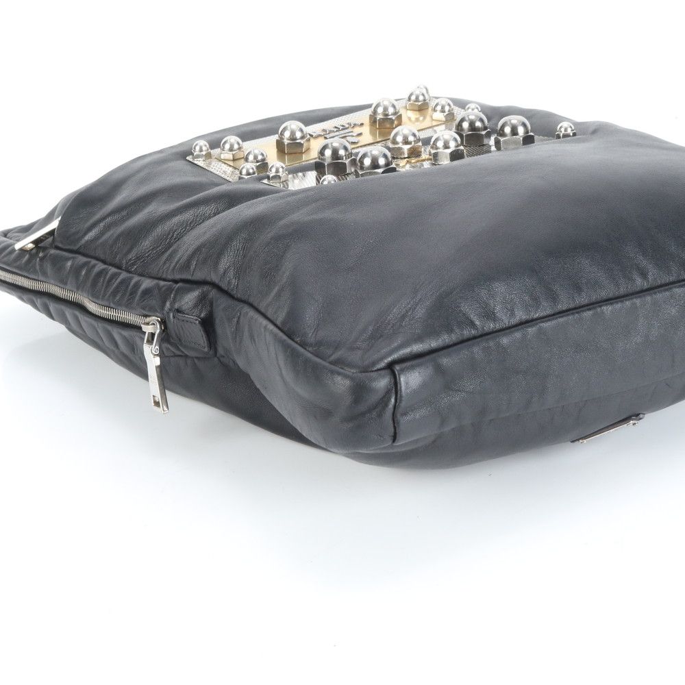 極美品 プラダ メタルプレート スタッズ 三角ロゴ レザー トート