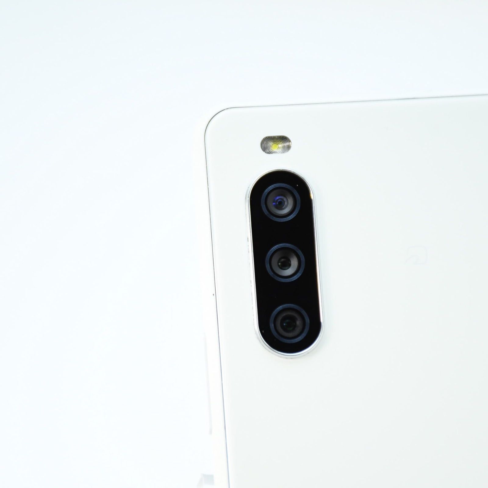 液晶美品＊電池良好】SIMフリー docomo Xperia 10 III SO-52B ホワイト