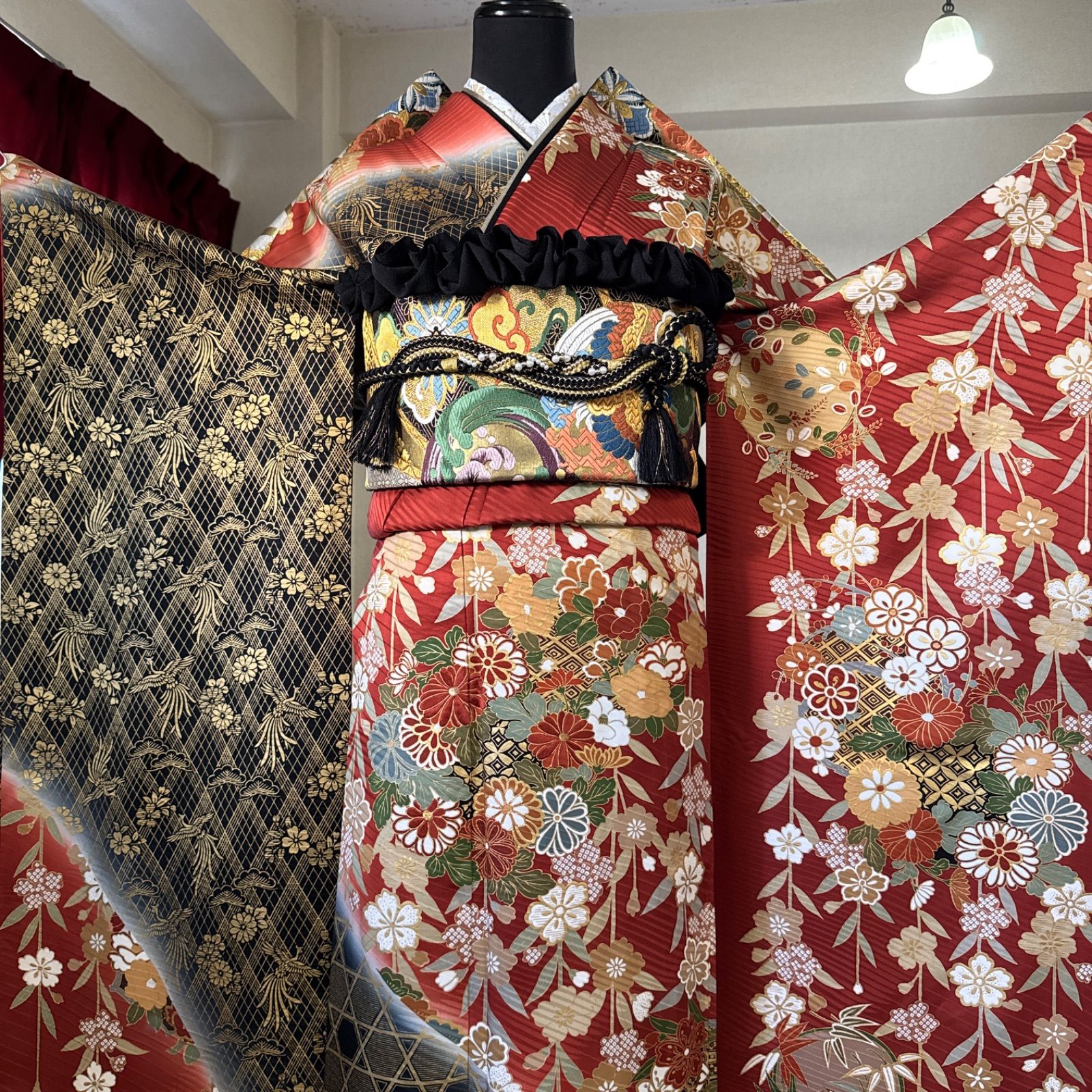 豪華振袖フルセット(7点)・ガード加工済・古典柄・金駒刺繍・扇面牡丹花文・桜 正統派古典 白/水色/ブルー 牡丹柄/扇柄 綺麗 上品 大人っぽい古典