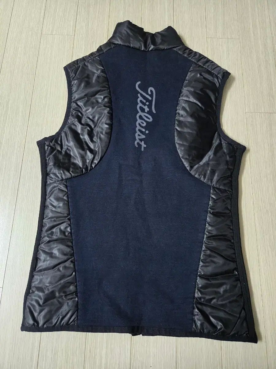 Titleist(タイトリスト) ゴルフ ダウン ベスト ブラック - メルカリ