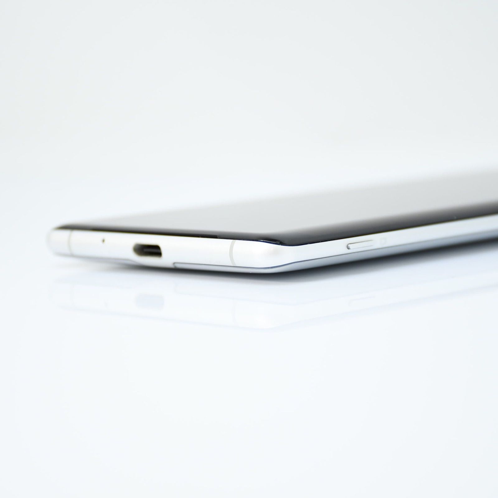 訳あり＊美品＊電池良好】SIMフリー au Xperia XZ3 SOV39 ホワイト