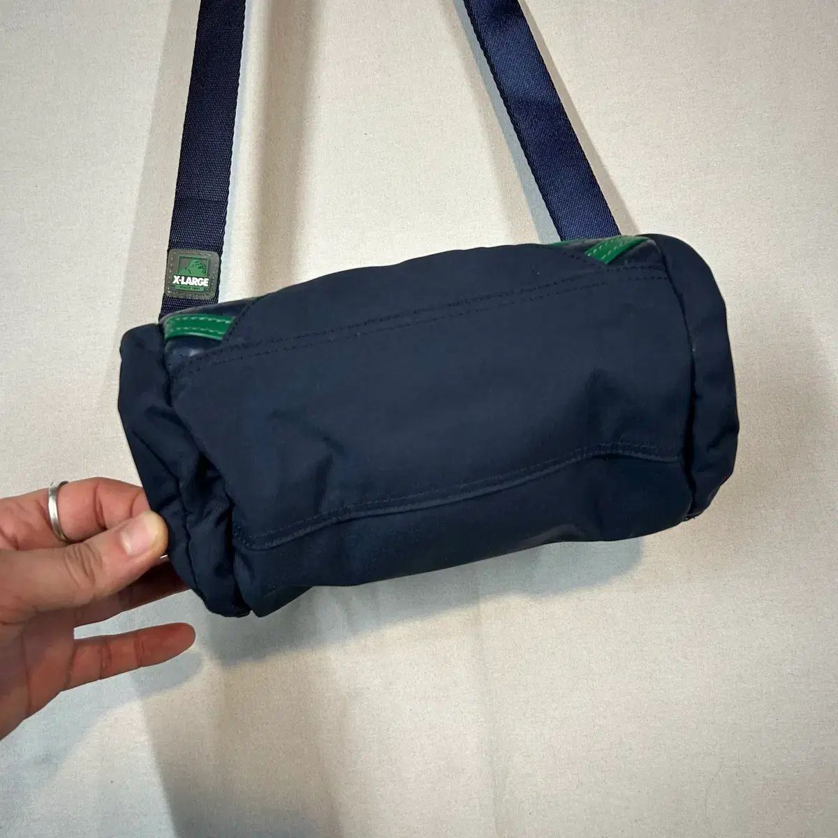 XLARGE エックスラージ ネイビー グリーン ドラム ショルダーバッグ