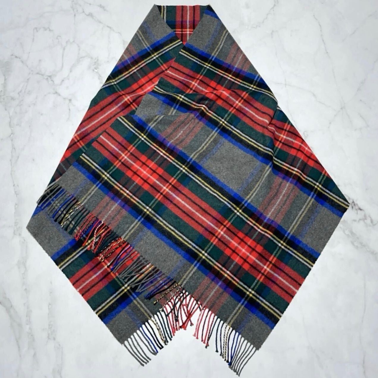 美品 ジョンストンズ オブ エルガン Johnstons of Elgin グレー