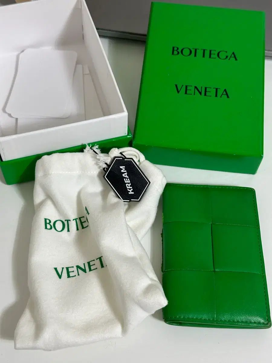 BOTTEGA VENETA ボッテガ・ヴェネタ フラップ カードウォレット