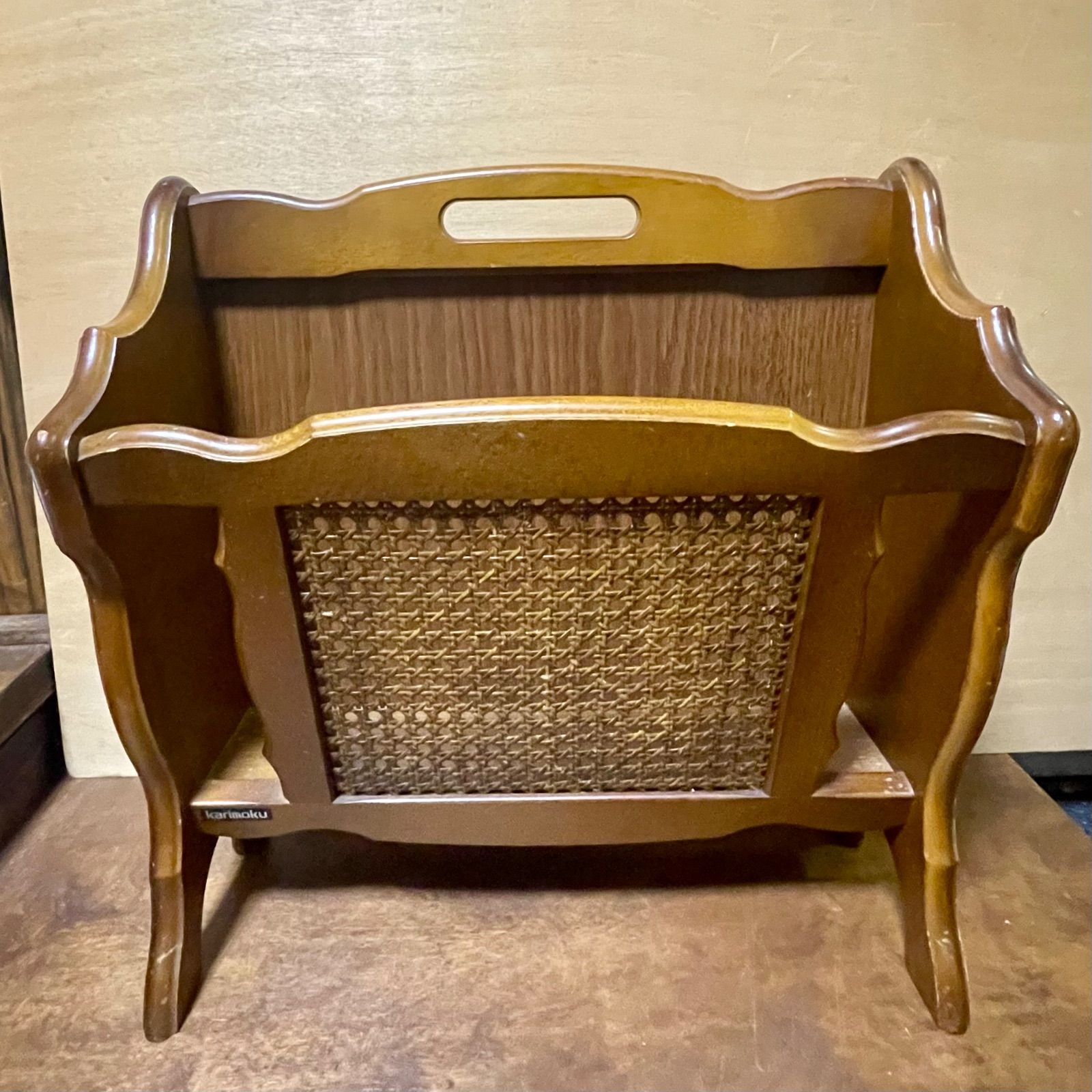 【美品】カリモク マガジンラック 木製ヴィンテージ 昭和レトロ マガジンラック カリモク レトロ ヴィンテージ - メルカリ