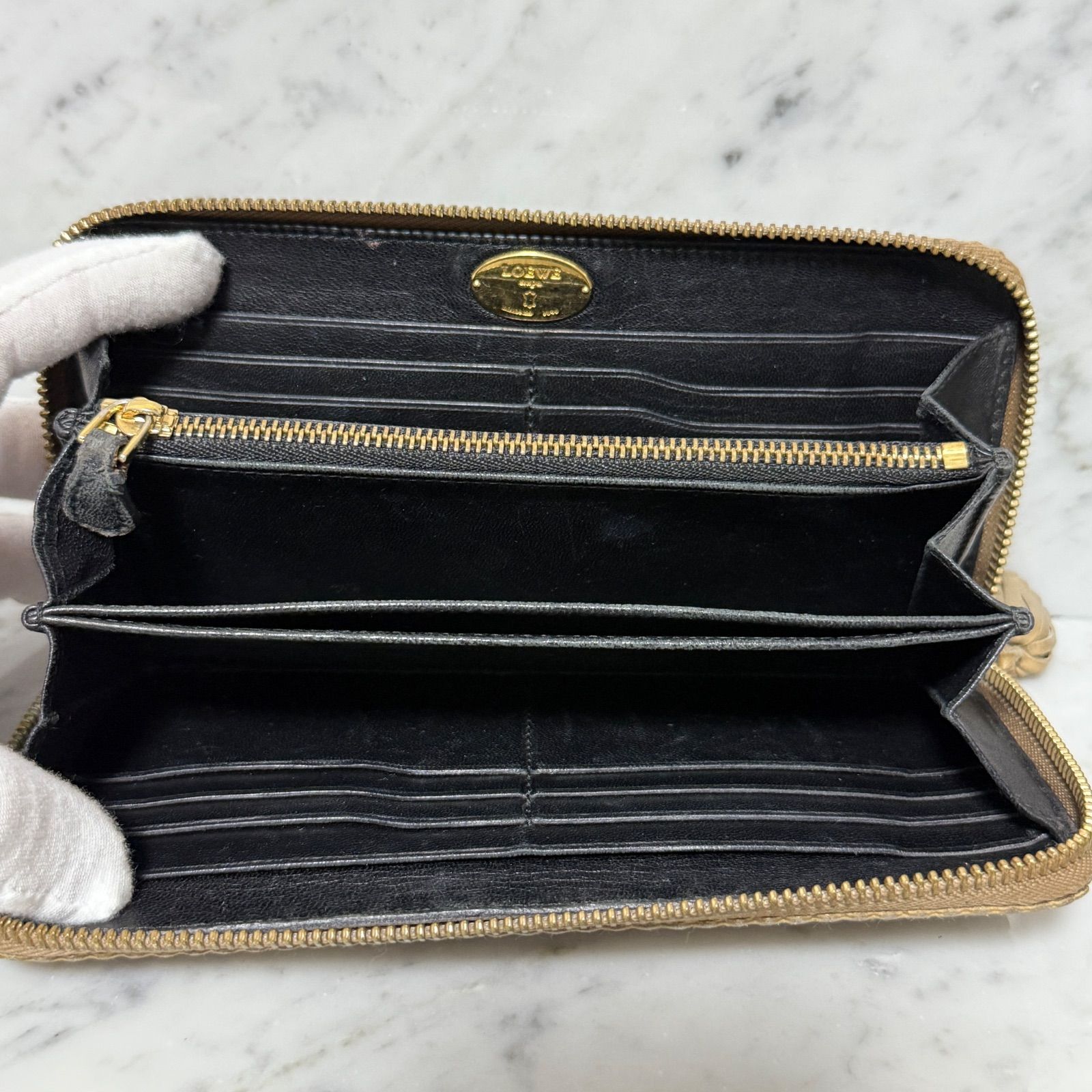 LOEWE ロエベ ラウンドファスナー 長財布 ベージュ 本革 レザー ジップ 