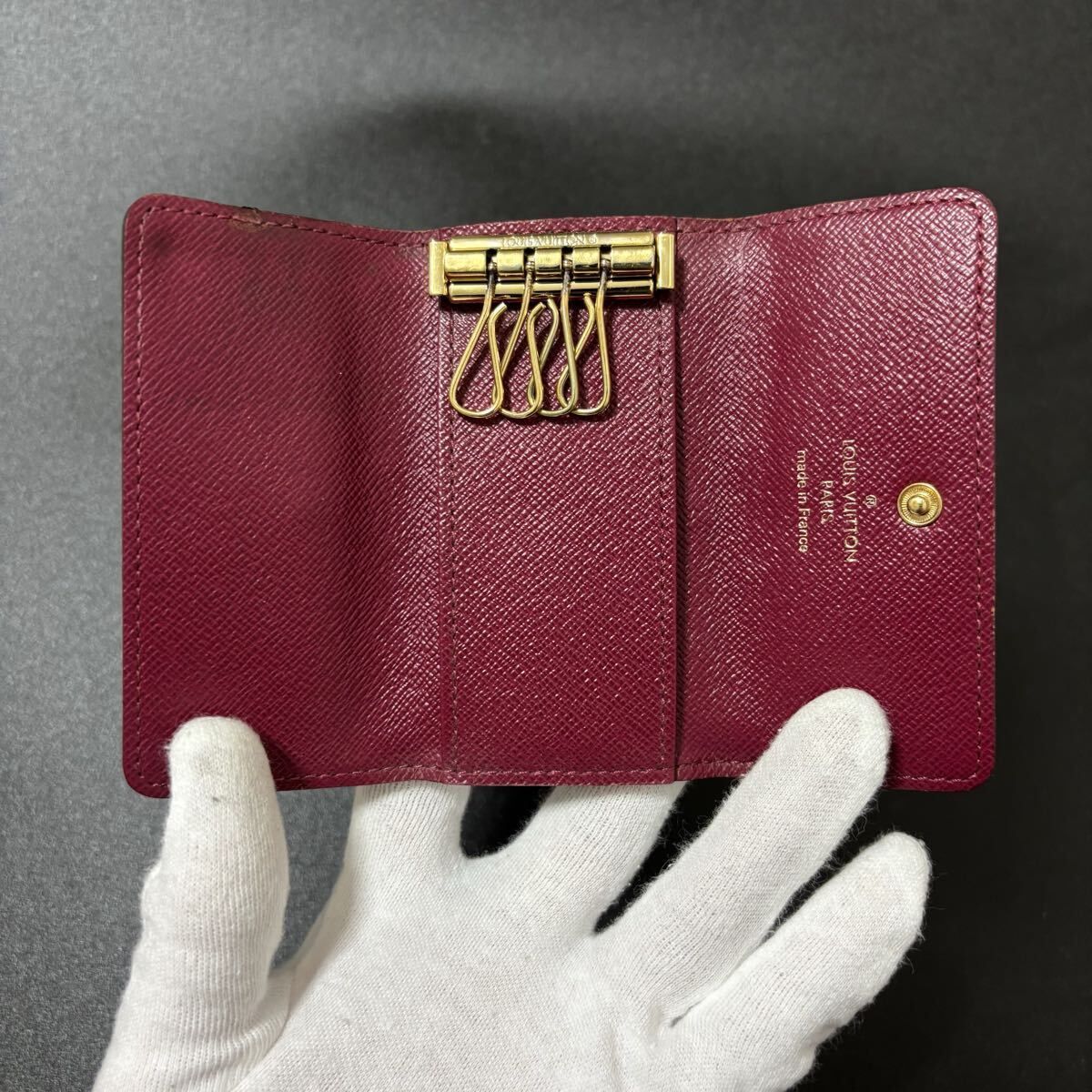 r26 ミュルティクレ4 モノグラムフーシャ ルイヴィトン キーケース