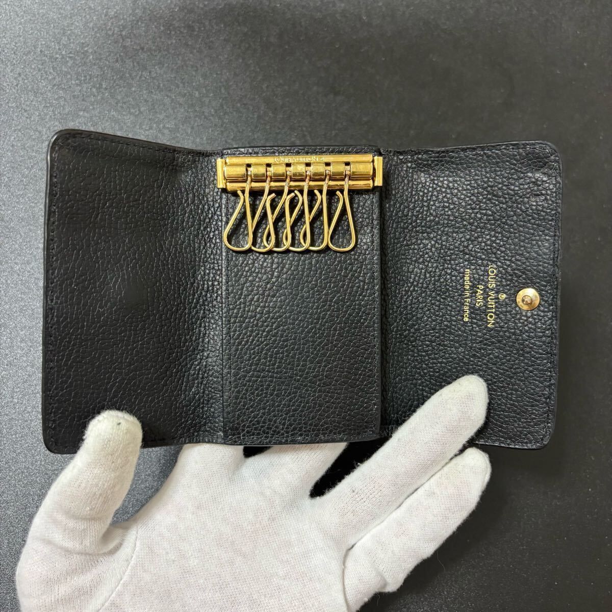 m79 ミュルティクレ6 モノグラム アンプラント ブラック キーケース