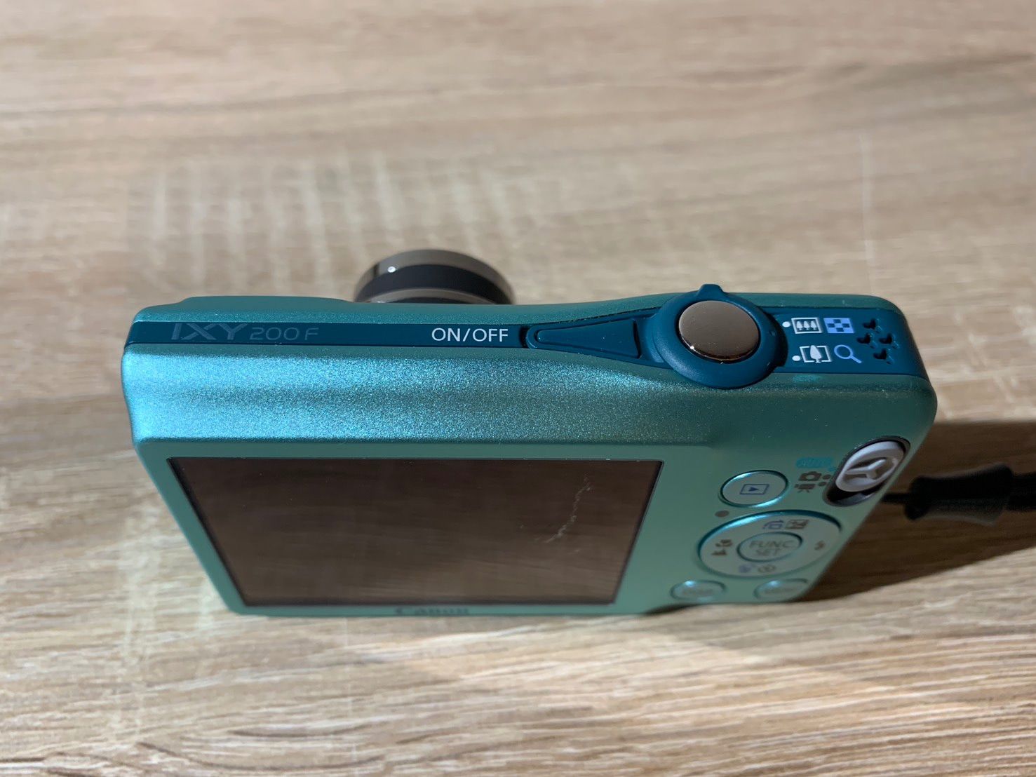 【美品】 Canon IXY 200F コンパクトデジタルカメラグリーン Canon IXY200F キャノン コンデジ グリーン CANON IXY 200F 価格比較