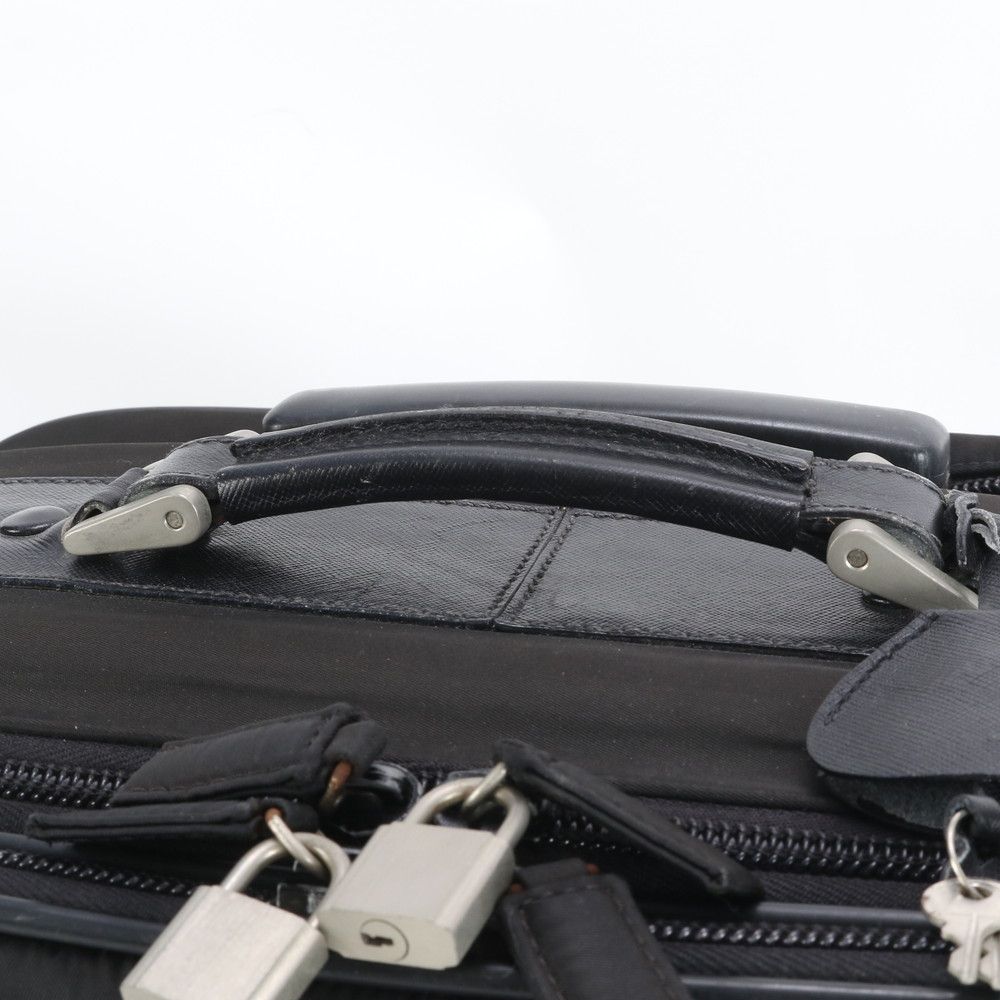 プラダ テスート ナイロン サフィアーノ レザー トライアングルロゴ