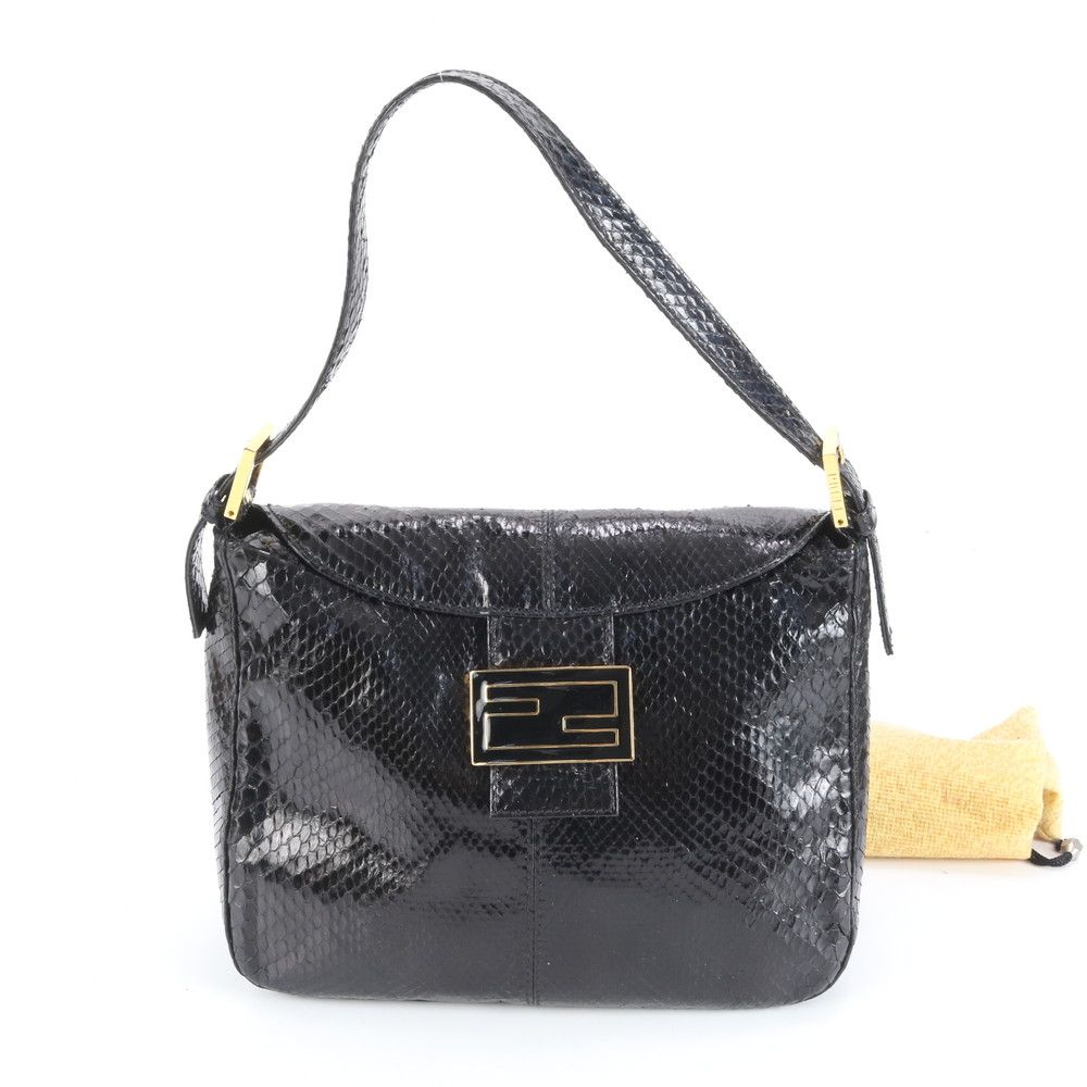 極美品 フェンディ マンマバケット FF 金具 パイソン レザー