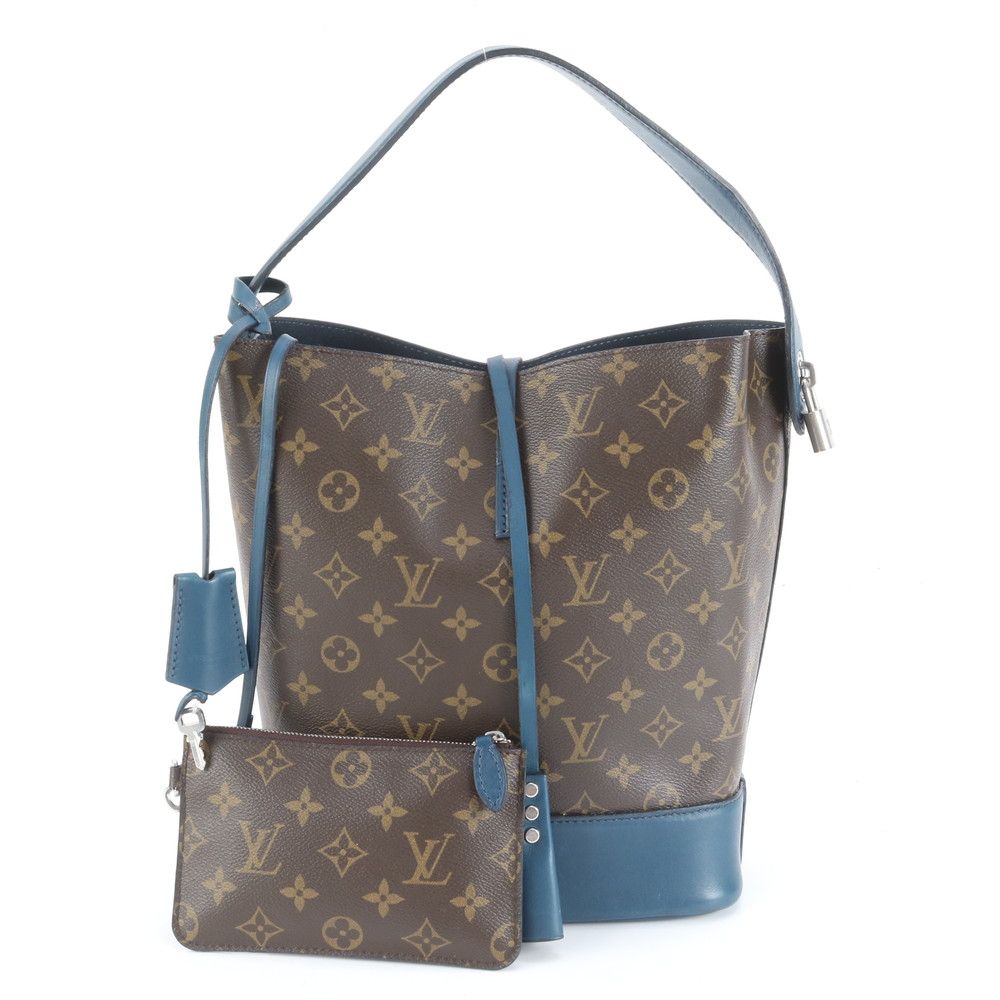 【極美品】ルイヴィトン　モノグラム ドット ネイビー シルク 箱備品付き LOUIS VUITTON（ルイ・ヴィトン） シルクネクタイ クラヴァット