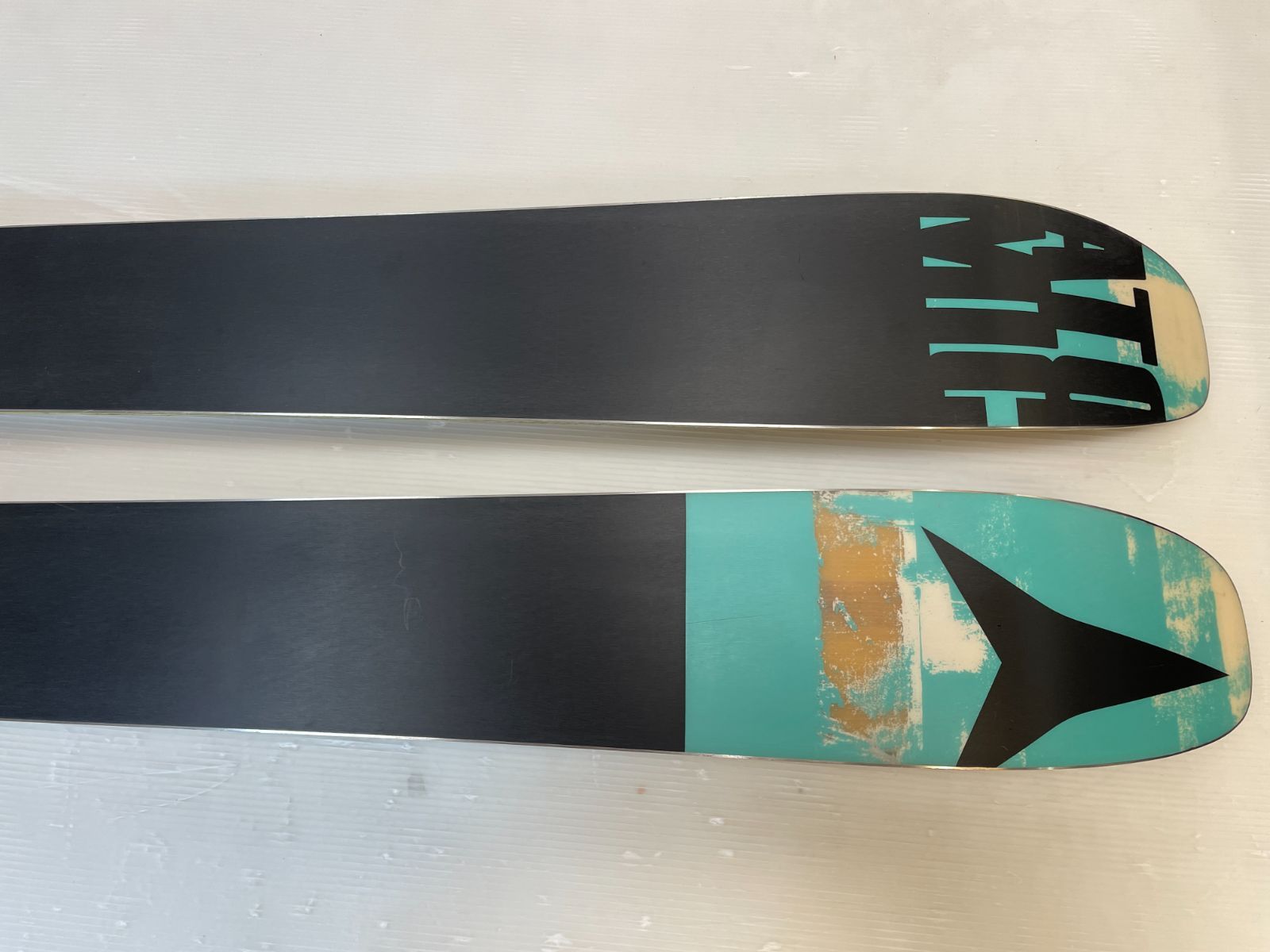 スキー ATOMIC RITUAL 174 cm + MARKER Griffon ski-251225-02 スキー板 アトミック ツイン ...