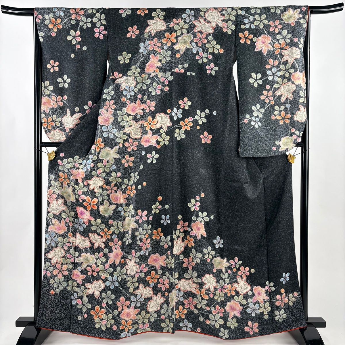美品】 振袖 身丈162cm 裄丈66cm M 袷 草花 金彩 墨色 正絹 秀品
