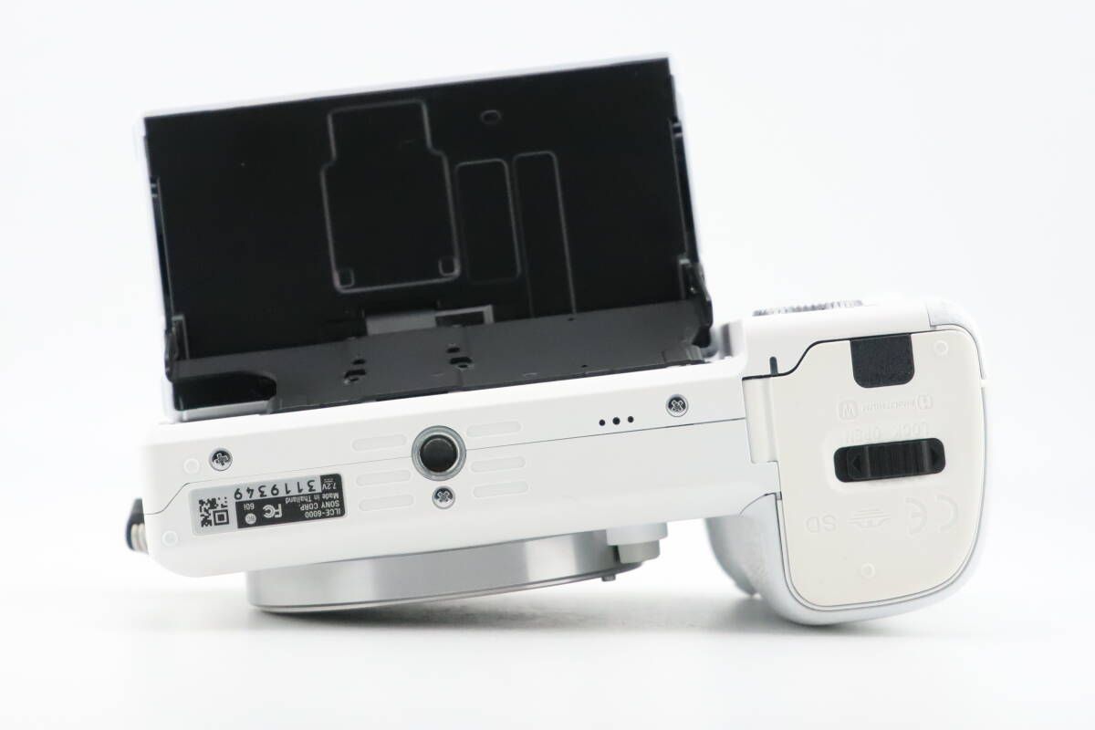 ☆美品☆ショット数2,250回☆ソニー SONY α6000 ILCE-6000 ボディ