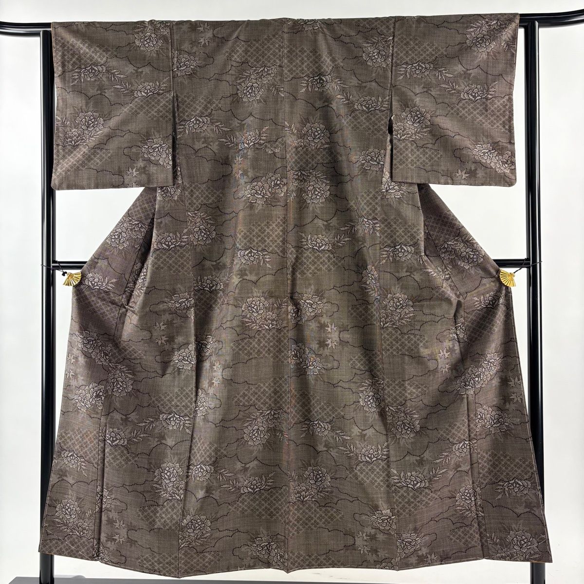 美品】 大島紬 身丈153cm 裄丈62cm S 袷 証紙 雲文 草花 純泥染 焦茶色