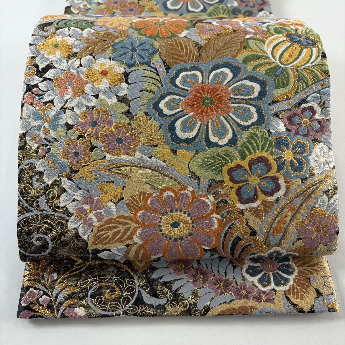 袋帯 秀品 草花 刺繍 金糸 黒 六通 正絹 【中古】 - メルカリ