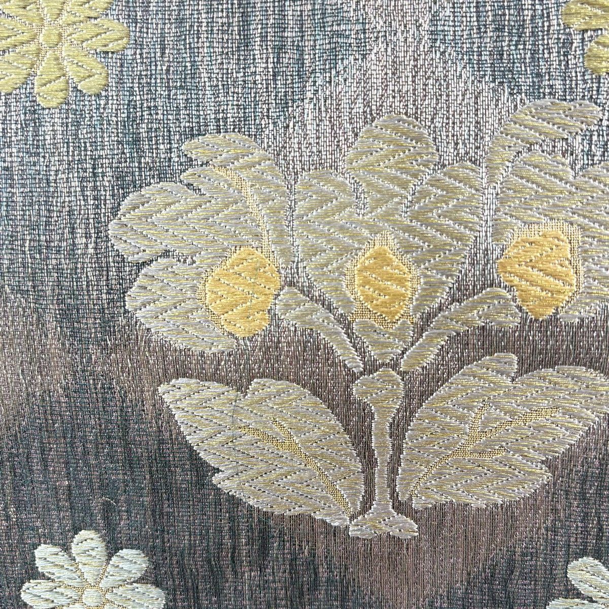 美品】 袋帯 秀品 草花 菱 金銀糸 唐織 灰色 六通 正絹 【中古