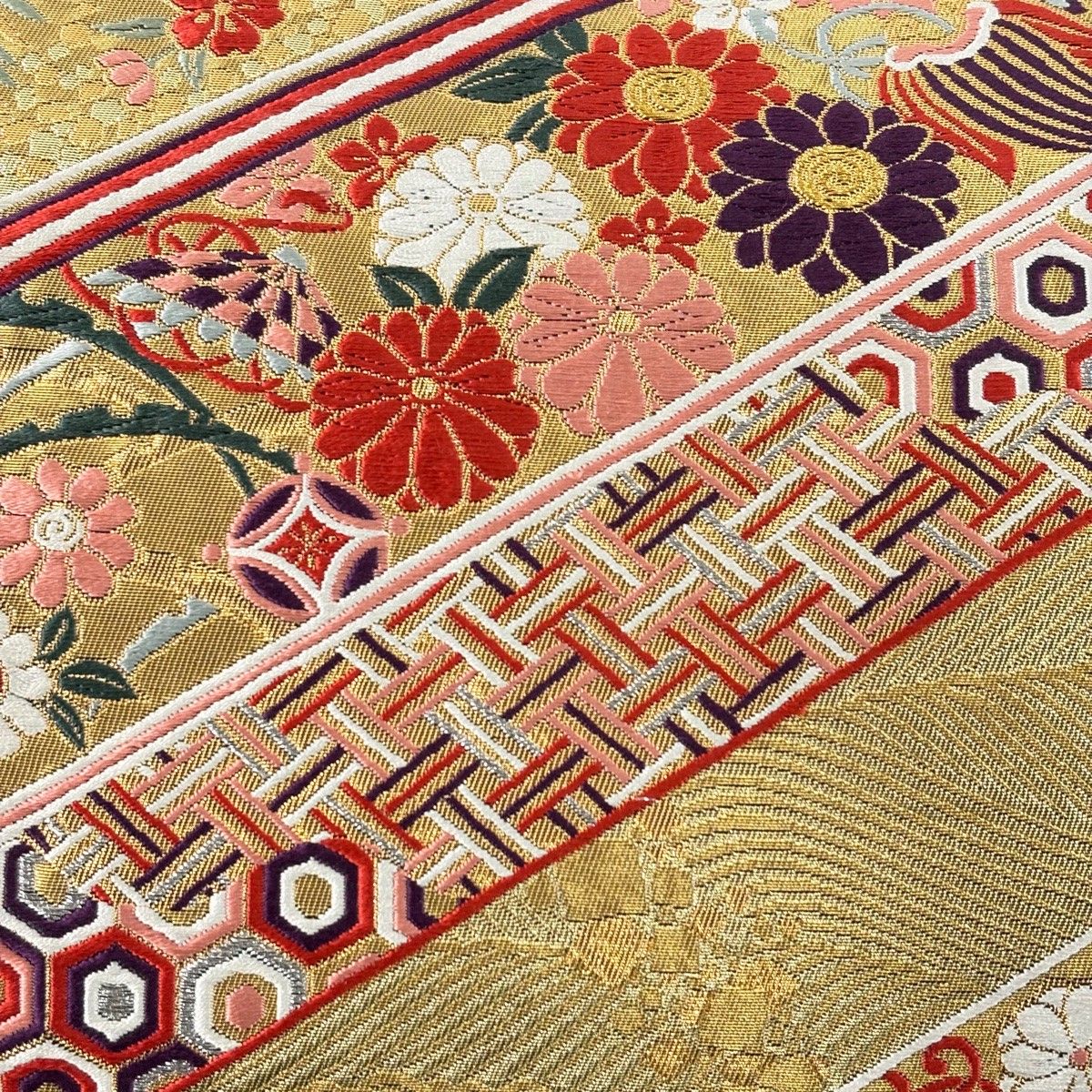 美品】 袋帯 秀品 鈴乃屋 草花 宝尽くし 刺繍 金銀糸 金色 六通 正絹