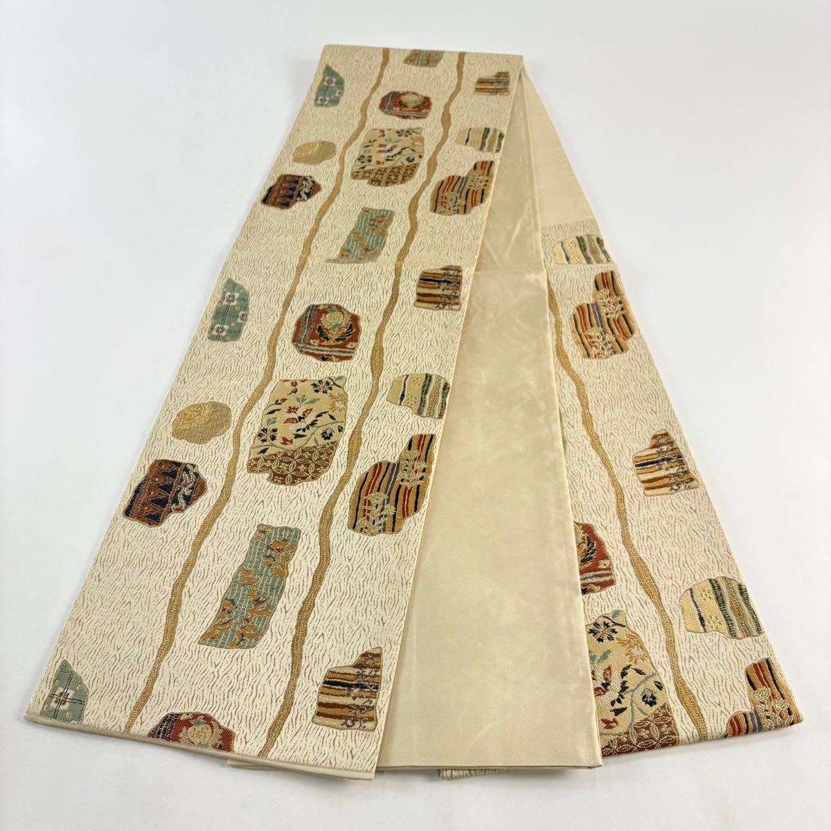 袋帯 秀品 草花 縞 金糸 ベージュ 六通 正絹 【中古】 - メルカリ