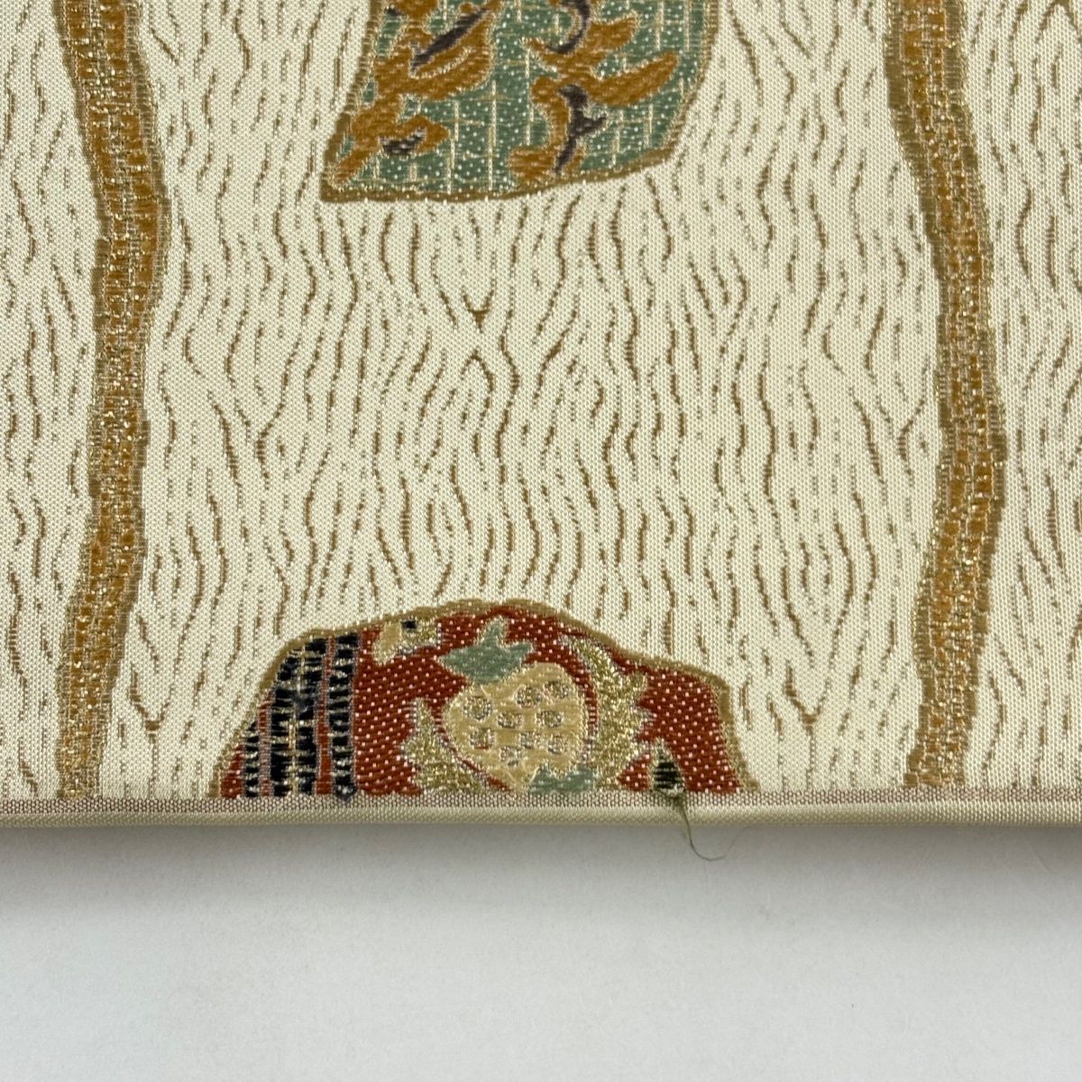 袋帯 秀品 草花 縞 金糸 ベージュ 六通 正絹 【中古】 - メルカリ