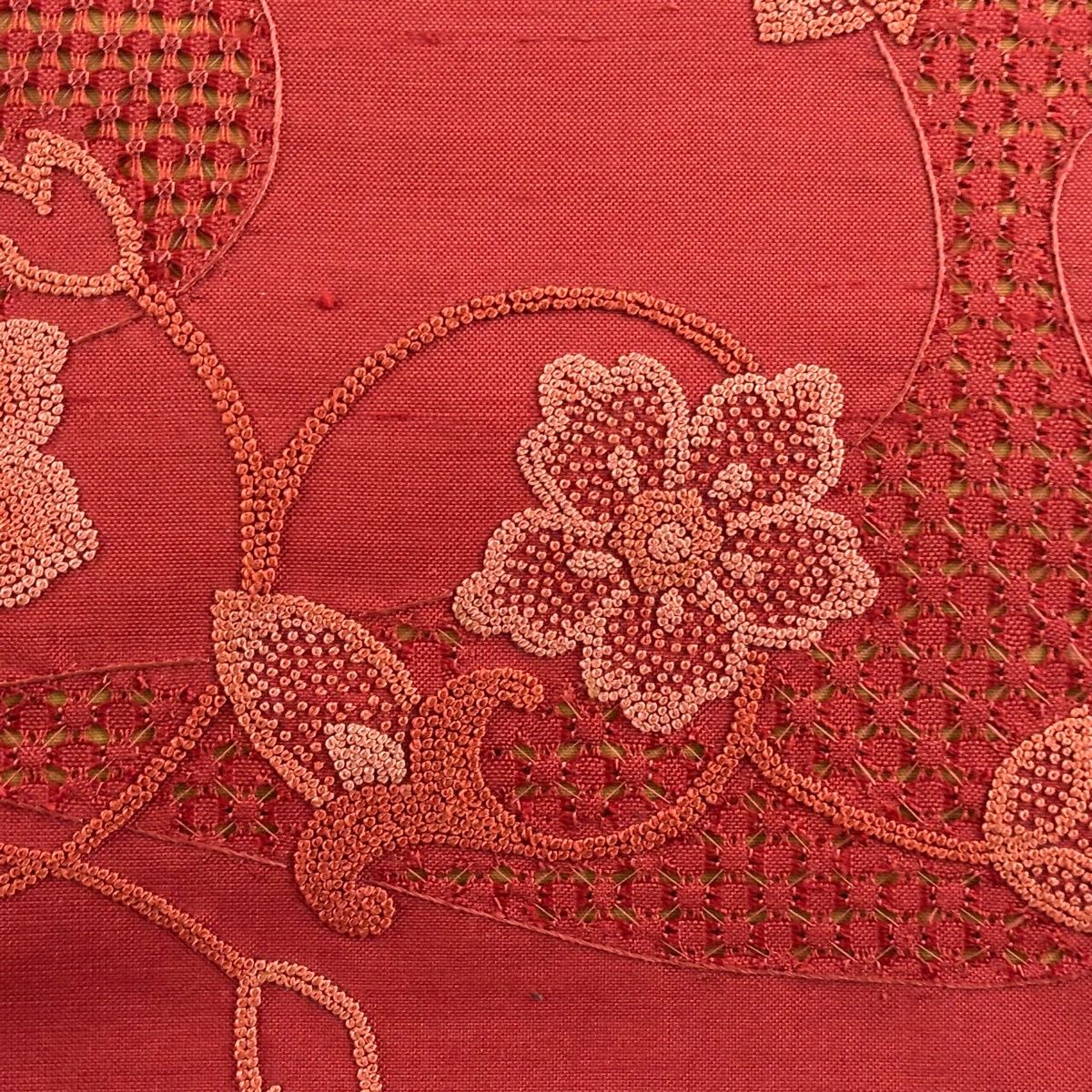 名古屋帯 秀品 紬地 草花 霞 汕頭刺繍 相良刺繍 赤 正絹 【中古