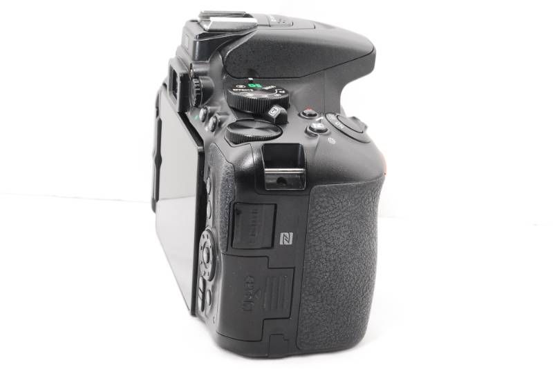 Nikon D5600 Wi-Fi機能搭載でスマホ転送！届いてすぐ使える♪ 343k4100